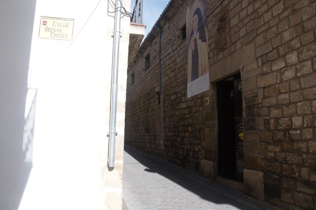 Arco De Las Descalzas Ούβεδα Εξωτερικό φωτογραφία