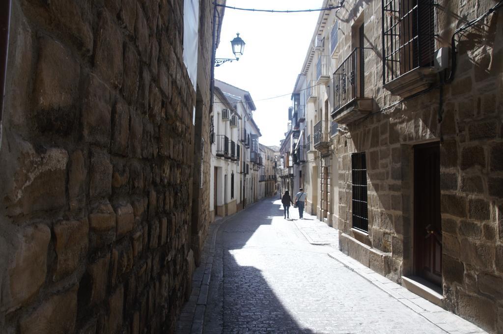 Arco De Las Descalzas Ούβεδα Εξωτερικό φωτογραφία